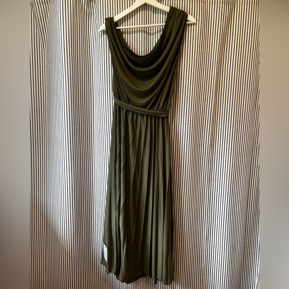 ASOS soft maxi dress with asymmetrical shoulders - Picture 4 of 5